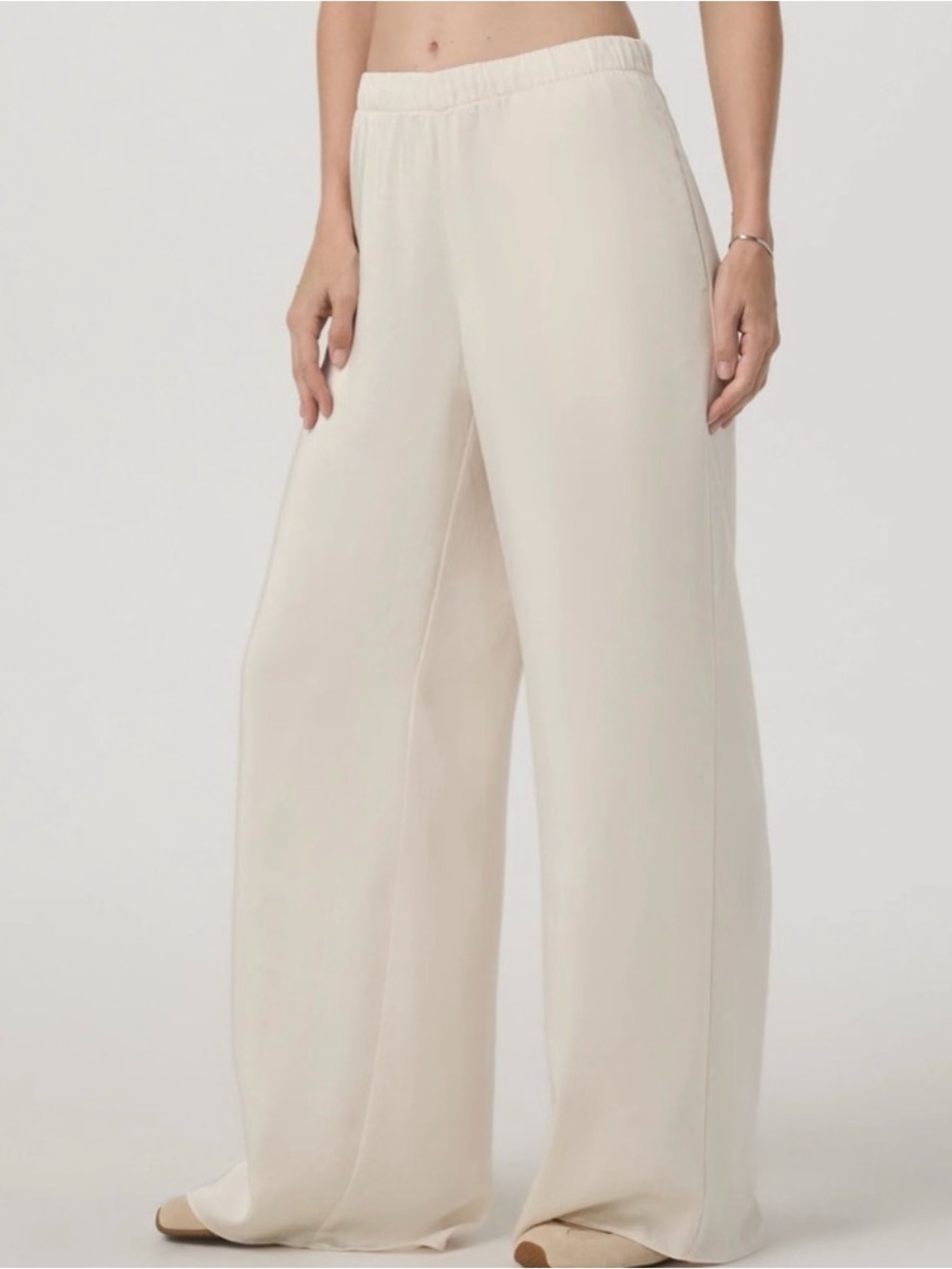 NWT Vuori Nova Satin Wideleg Pants